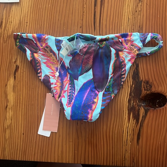 PILYQ Vida Reversable Utopia Halter & Basic Full Bottom Set - Picture 4 of 5